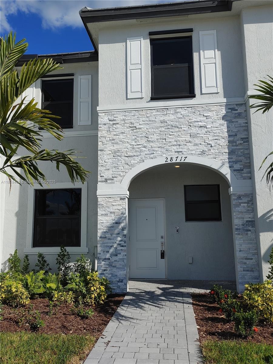 PINE VISTA BY LENNAR - Residential