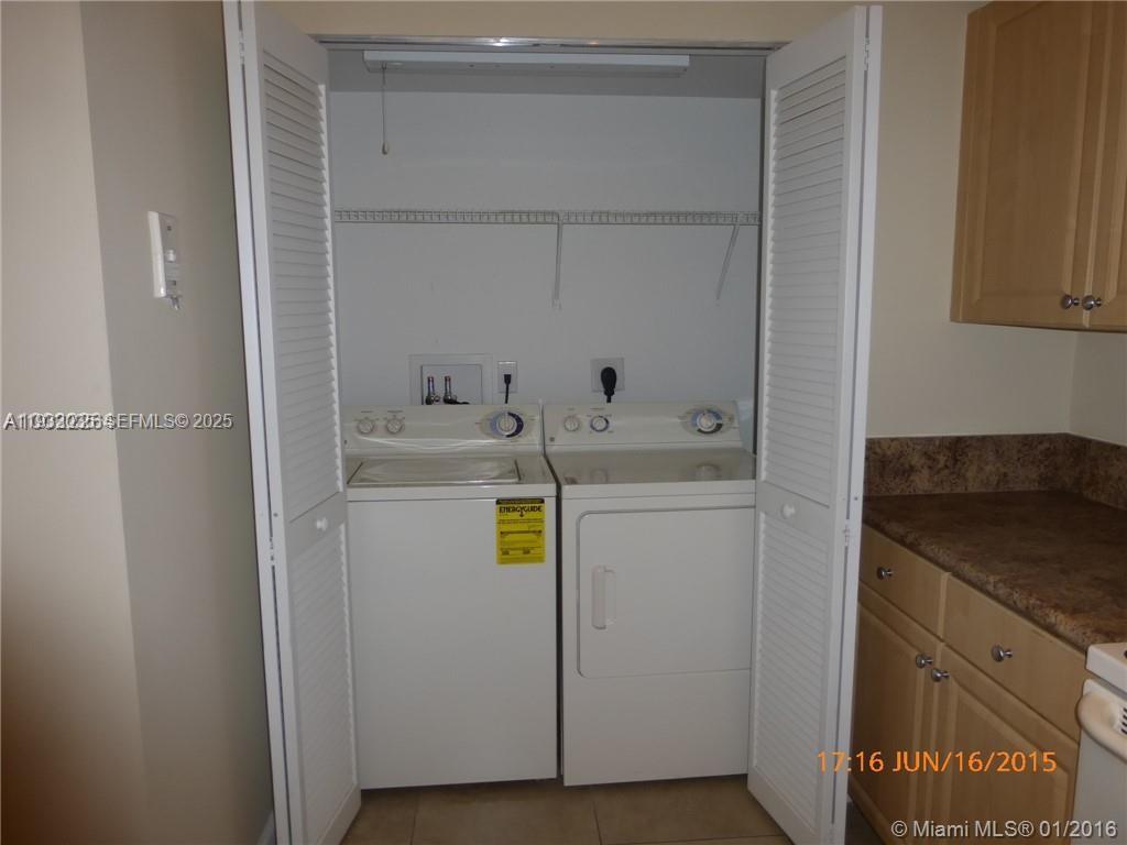 SHERIDAN BEACH CLUB NO 3 - Residential Lease