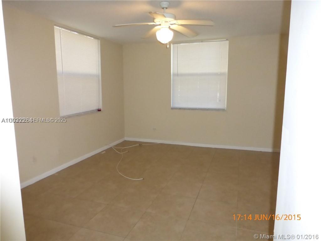 SHERIDAN BEACH CLUB NO 3 - Residential Lease