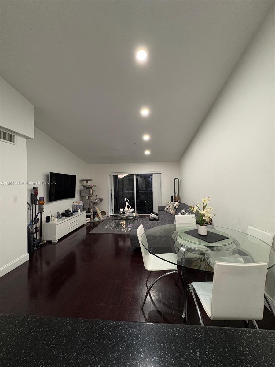 ENCLAVE AT DORAL CONDO NO - Residential Lease