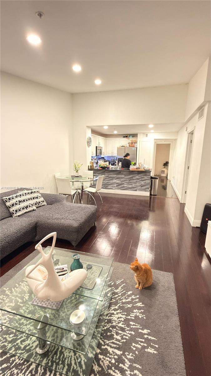 ENCLAVE AT DORAL CONDO NO - Residential Lease