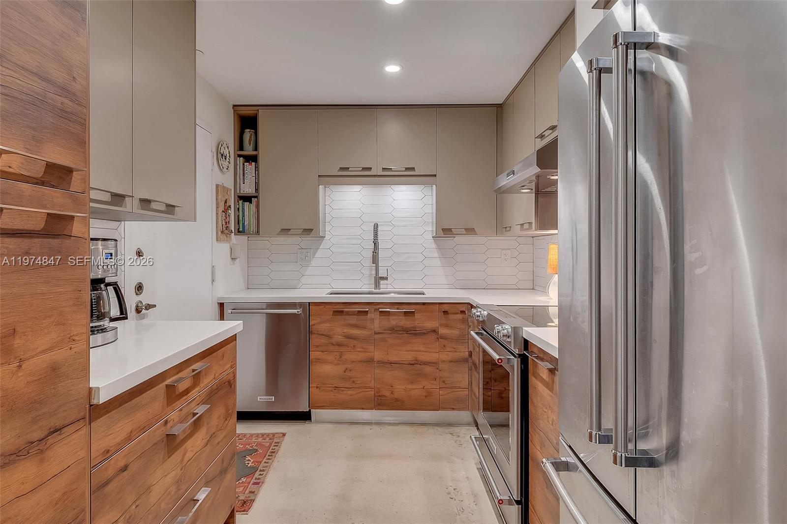 625 Biltmore Way 102