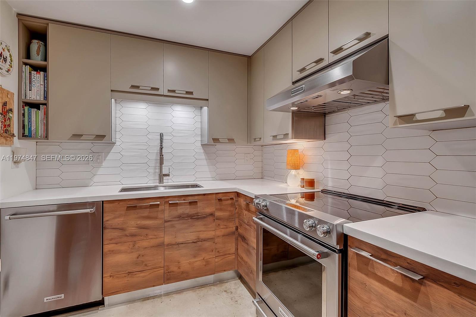 625 Biltmore Way 102