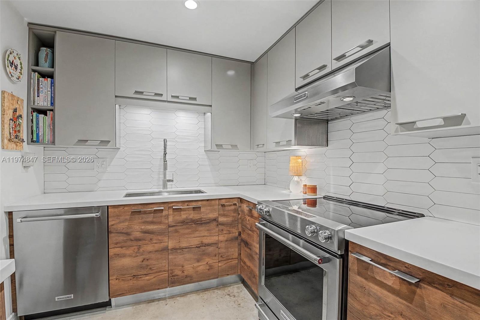 GABLES PLAZA CONDO - Residential