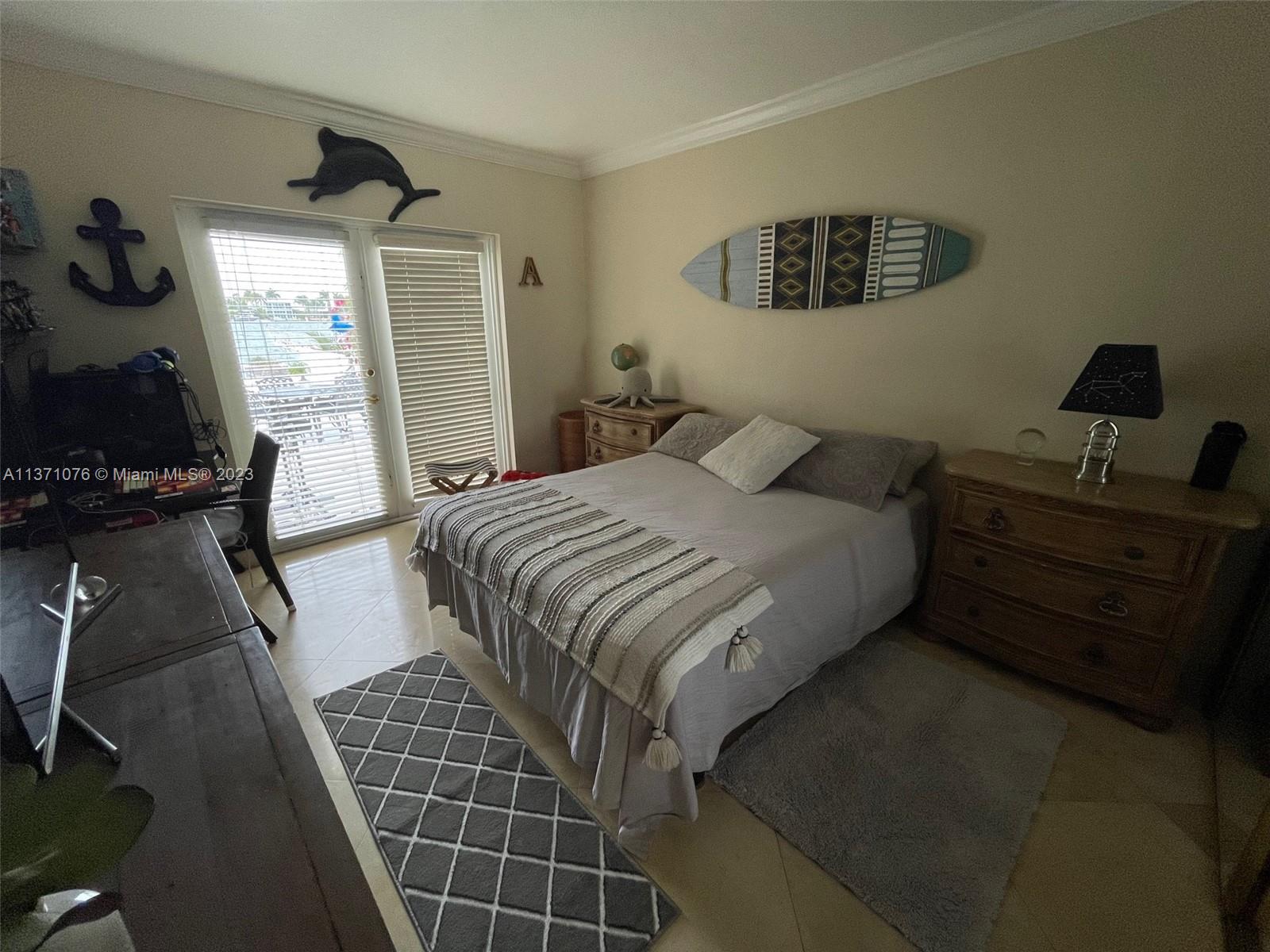 BISCAYNE BEACH-2ND ADDN - Residential