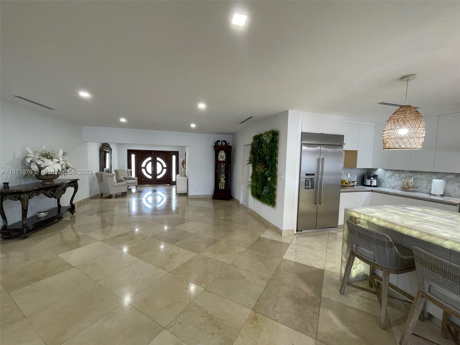 BISCAYNE BEACH-2ND ADDN - Residential