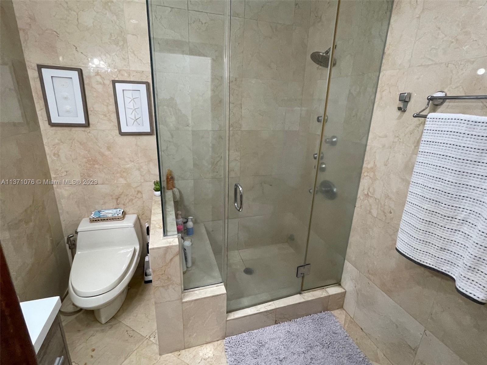 BISCAYNE BEACH-2ND ADDN - Residential