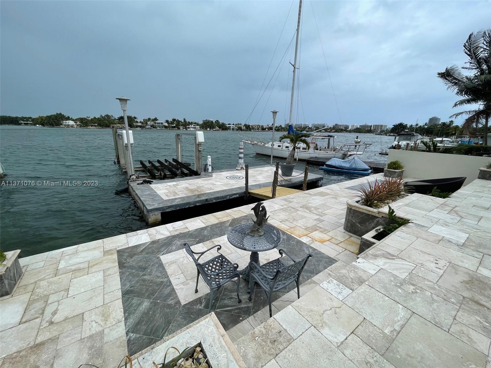 BISCAYNE BEACH-2ND ADDN - Residential