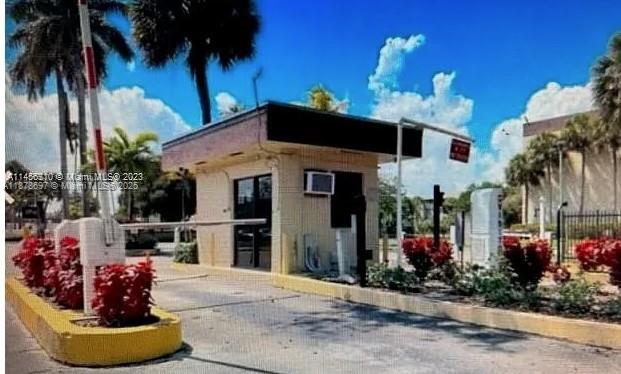 CYPRESS CHASE NORTH NO 4 - Residential