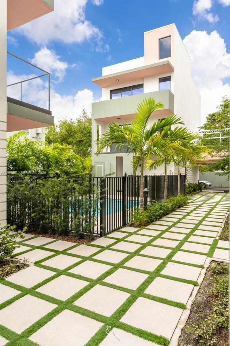 Brickell Eight - Residential Lease