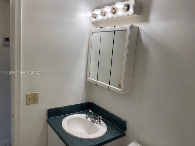 Rental Property at 846 Lenox Ave 210, Miami Beach, Miami-Dade County, Florida - Bedrooms: 1 
Bathrooms: 1  - $2,100 MO.