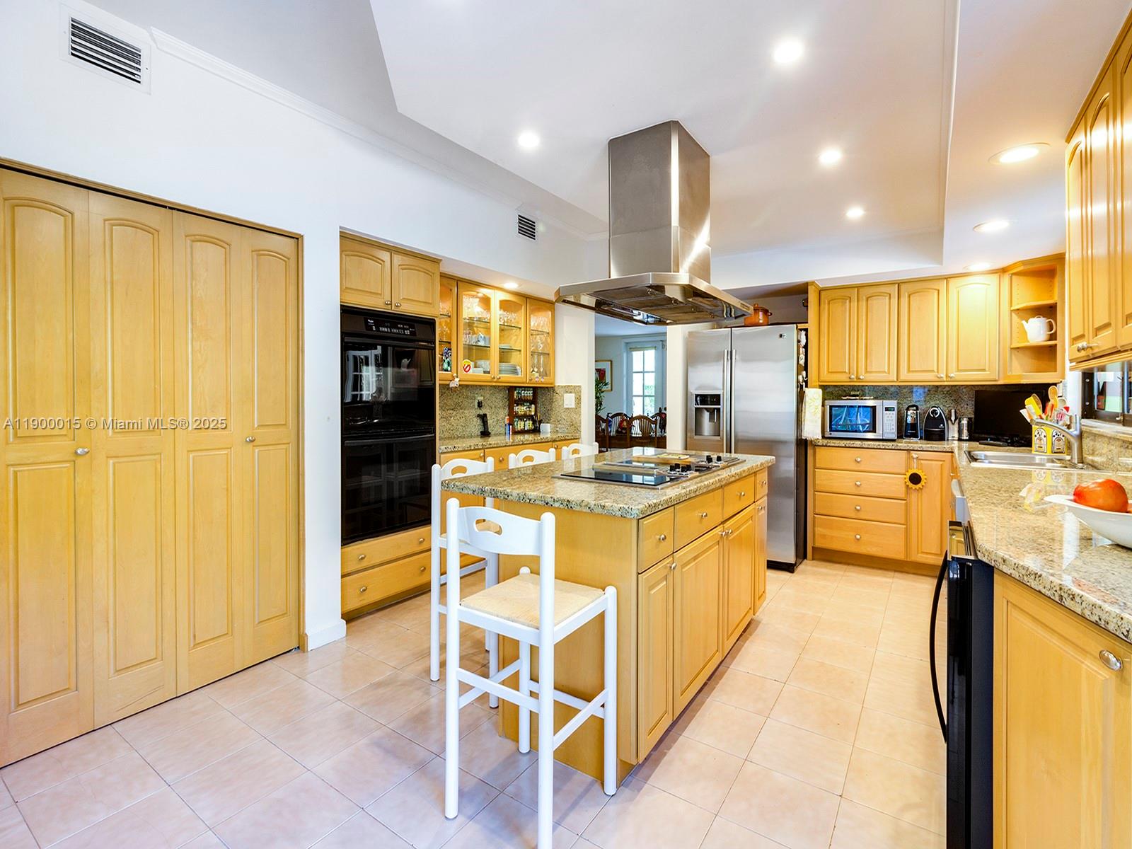 CORAL GABLES BISC BAY SEC - Residential