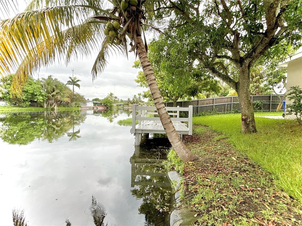 Photo of 6708 Camelia Dr, Miramar, FL 33023 (MLS # A11908031)