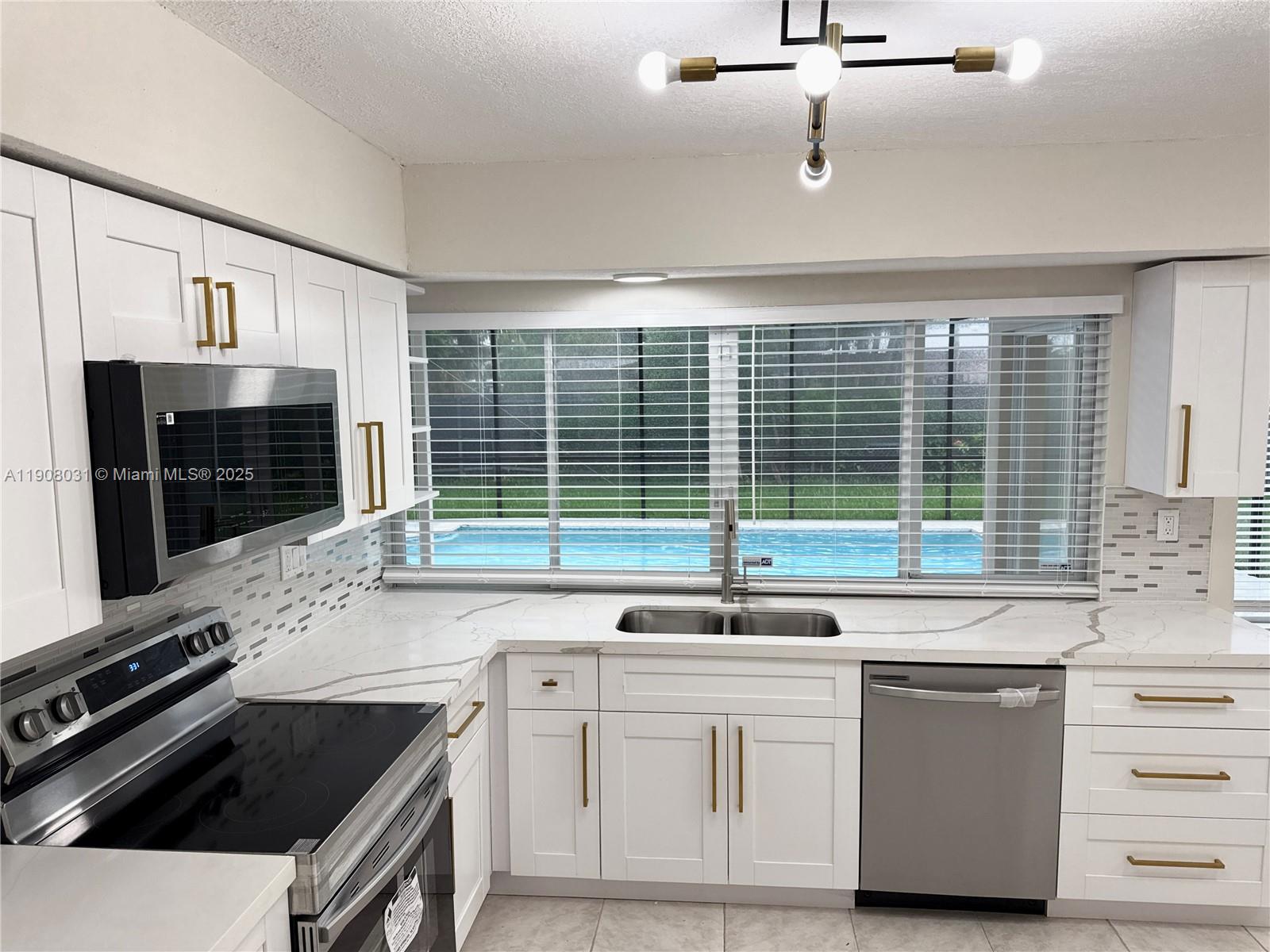 MIRAMAR ISLES SEC 6 - Residential Lease