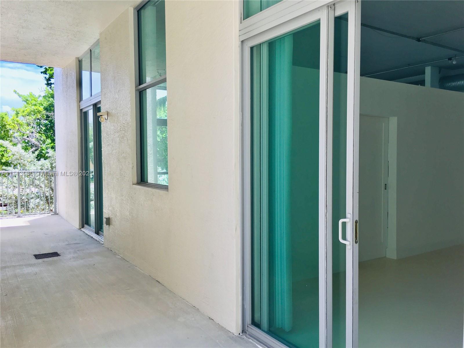 LOFTS AT HOLLYWOOD STATIO - Residential