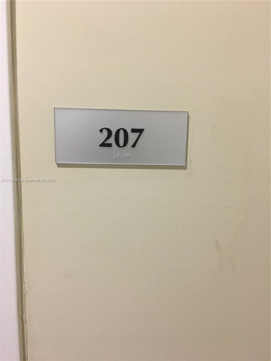 LOFTS AT HOLLYWOOD STATIO - Residential