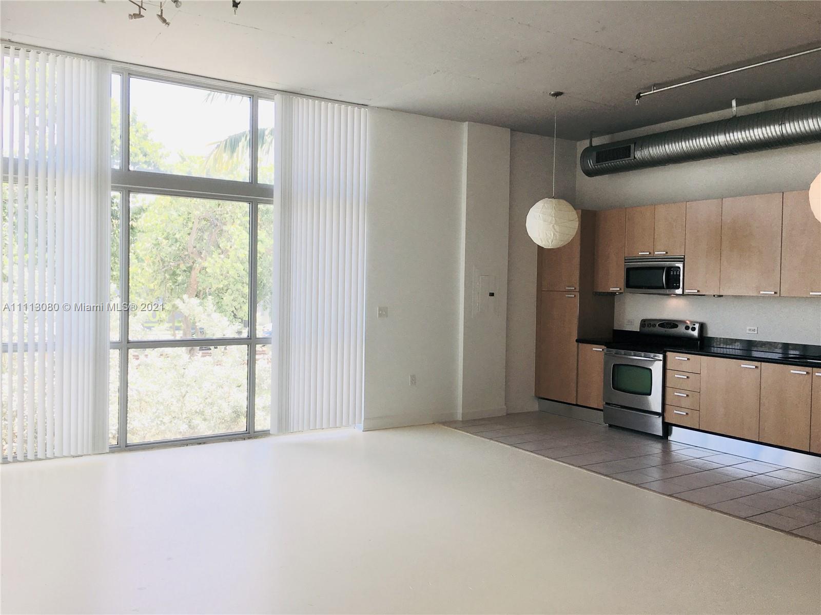 LOFTS AT HOLLYWOOD STATIO - Residential