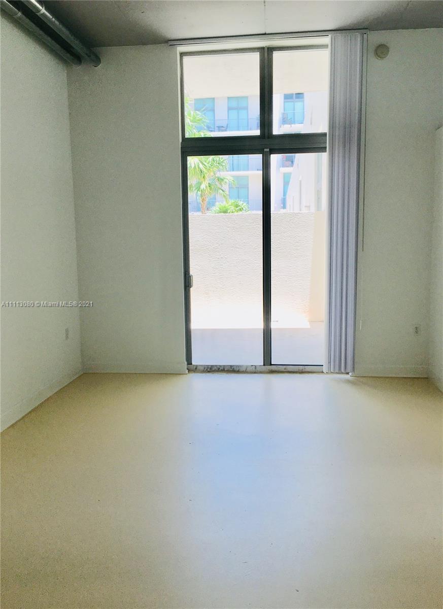 LOFTS AT HOLLYWOOD STATIO - Residential