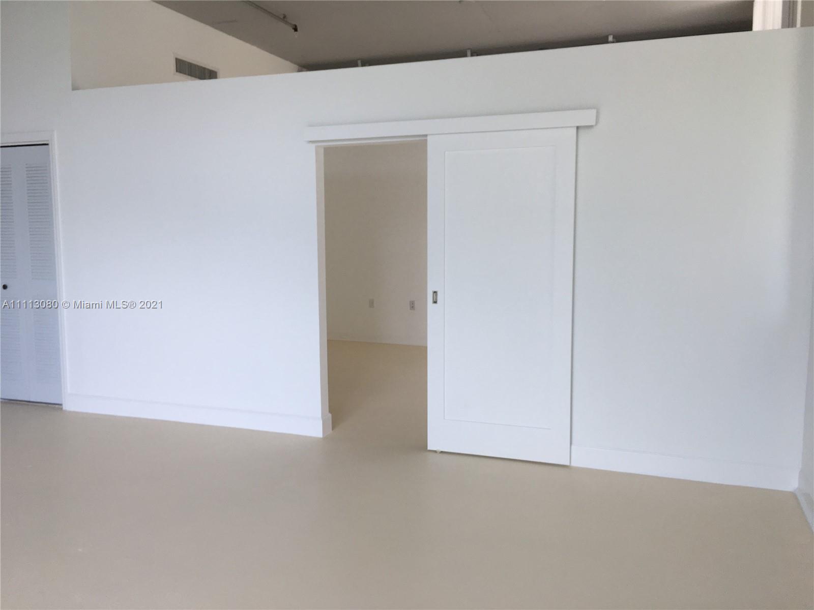 LOFTS AT HOLLYWOOD STATIO - Residential