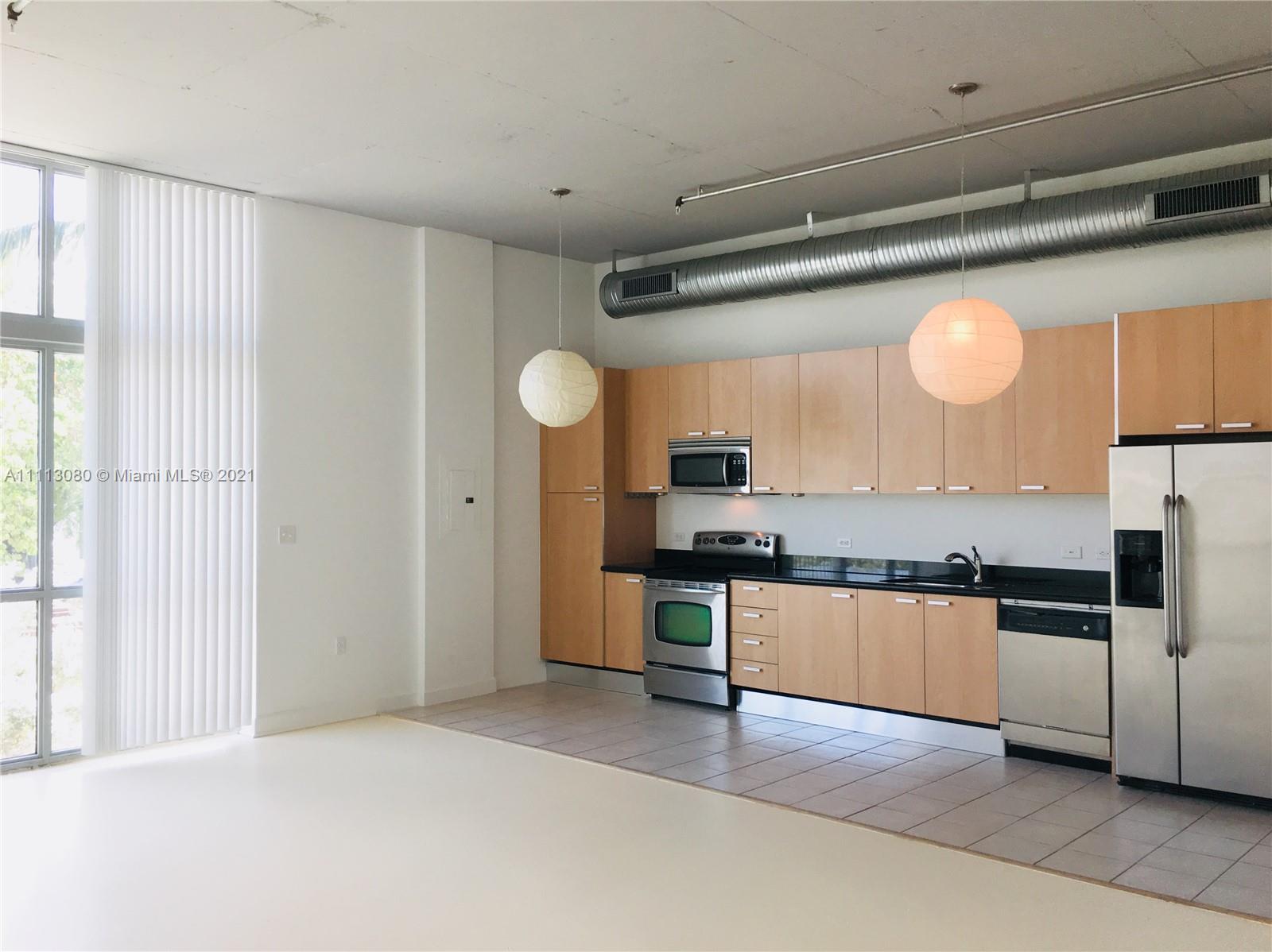 LOFTS AT HOLLYWOOD STATIO - Residential