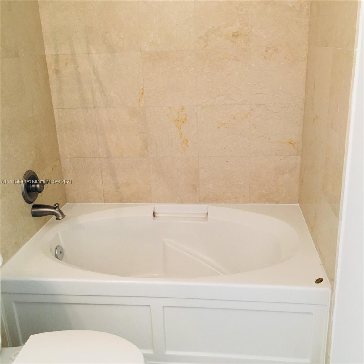 LOFTS AT HOLLYWOOD STATIO - Residential