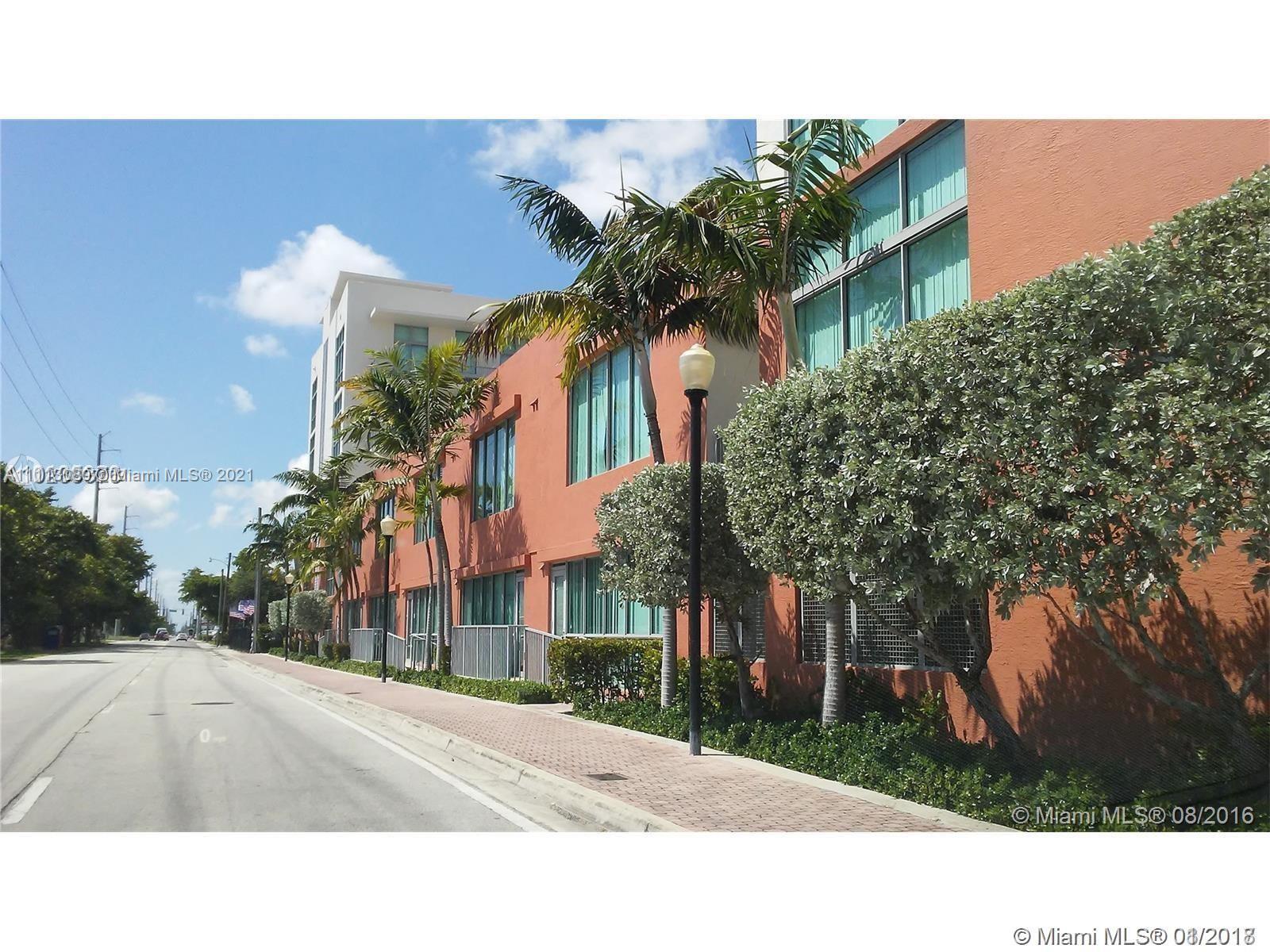 LOFTS AT HOLLYWOOD STATIO - Residential