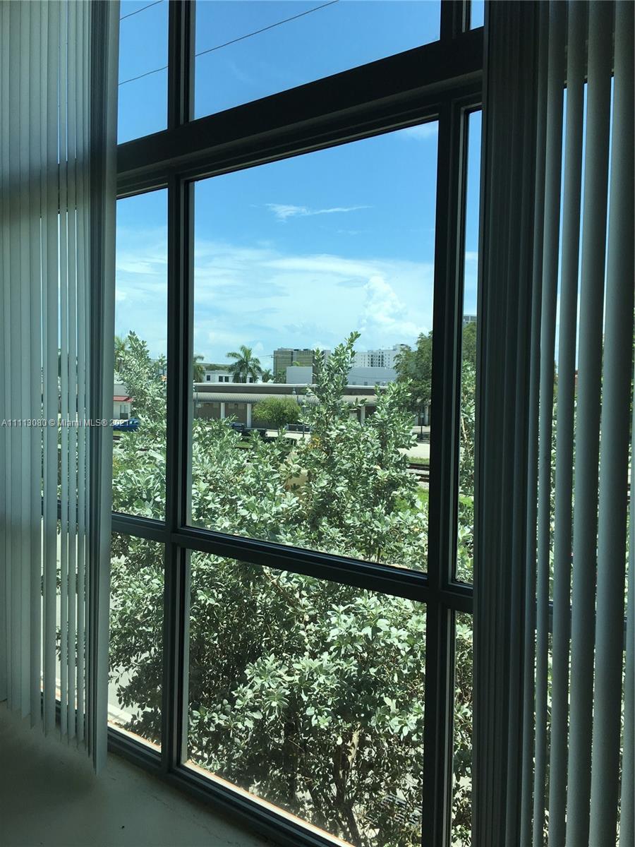 LOFTS AT HOLLYWOOD STATIO - Residential