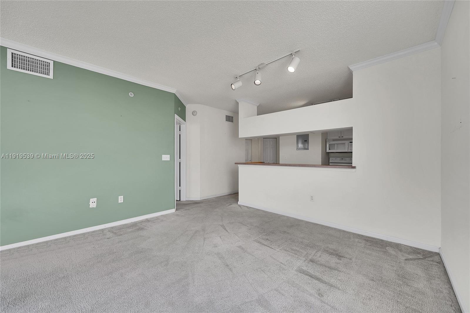 PORTO BELLAGIO CONDO - Residential