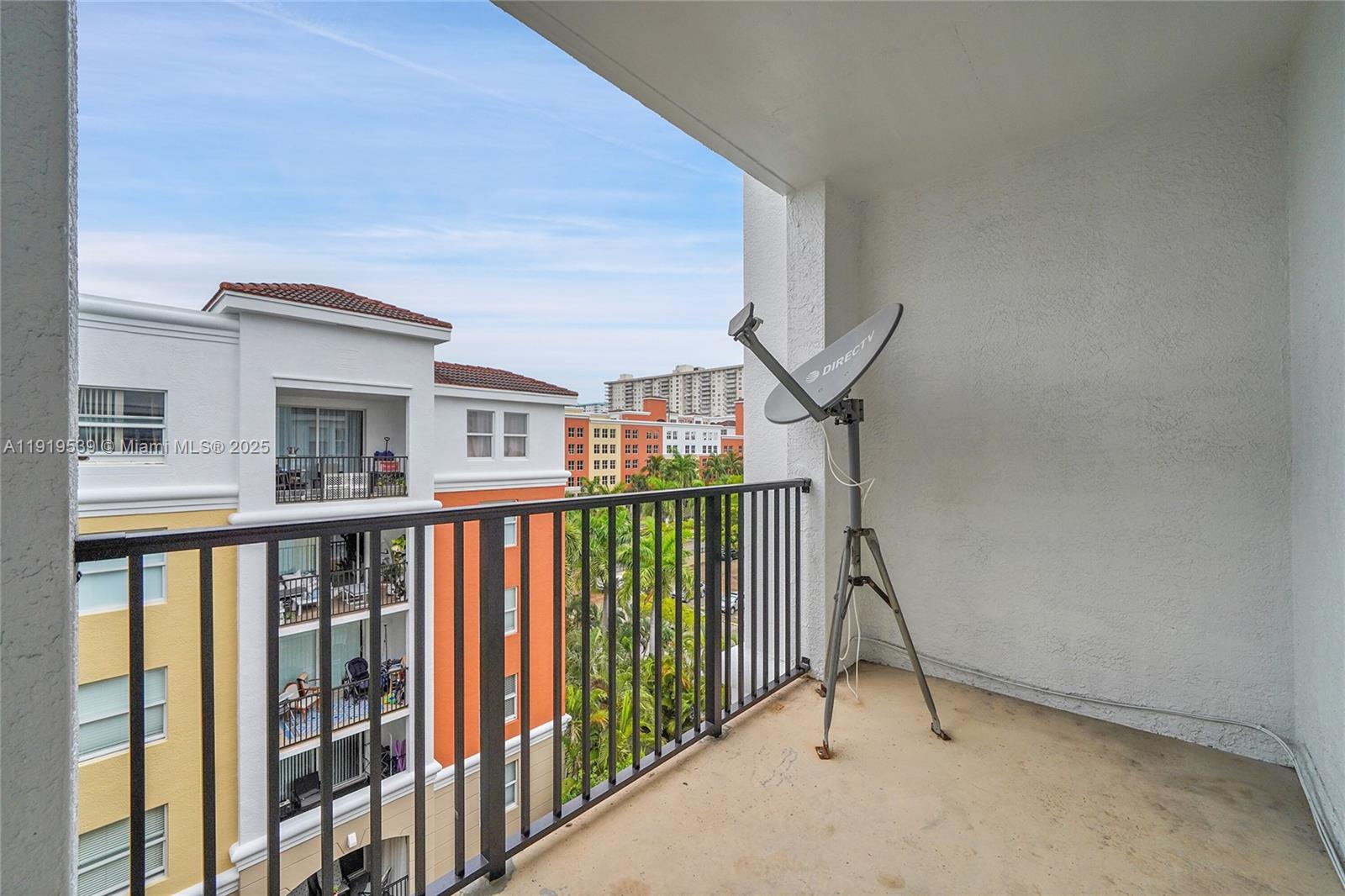 PORTO BELLAGIO CONDO - Residential