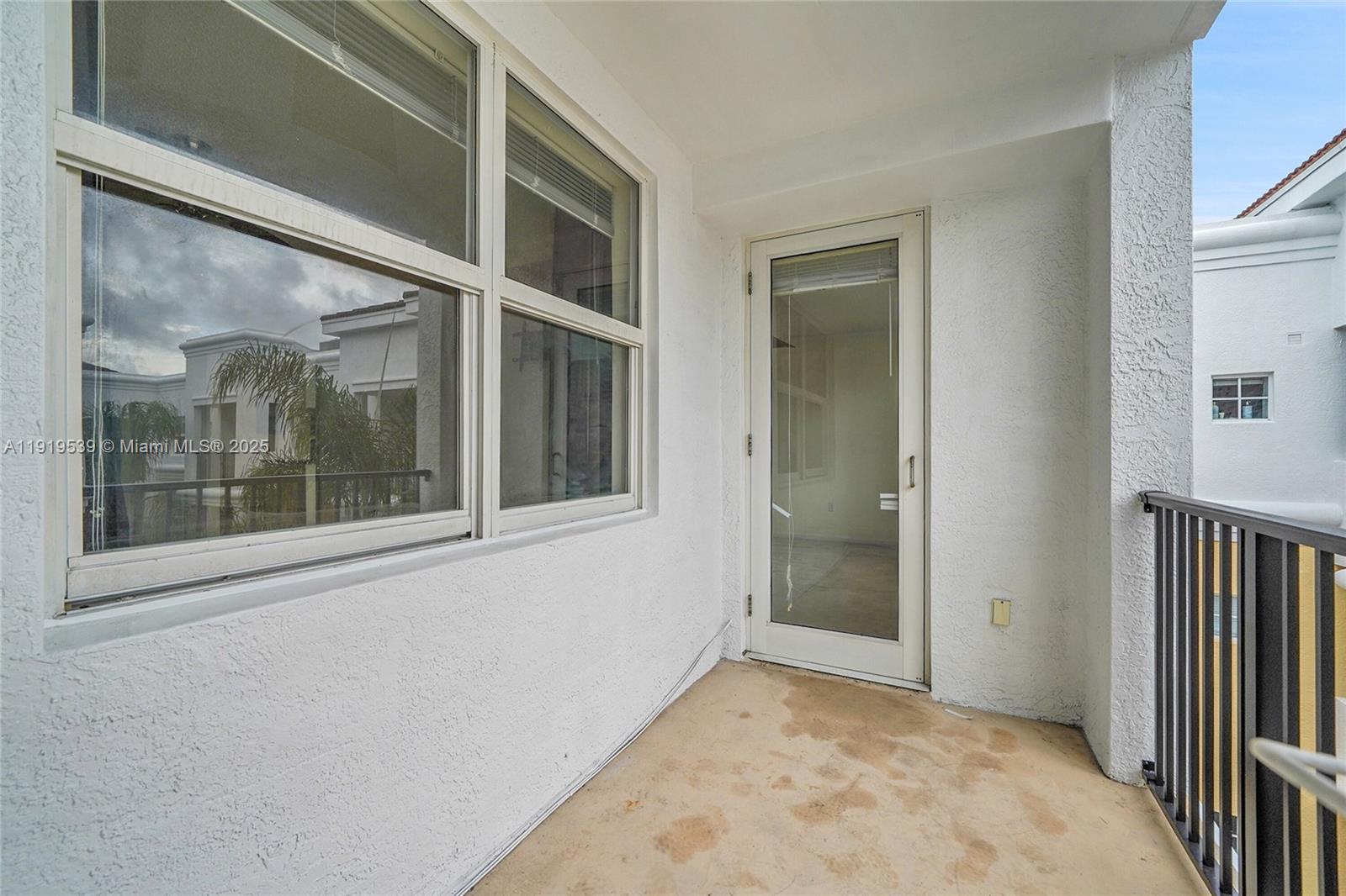 PORTO BELLAGIO CONDO - Residential