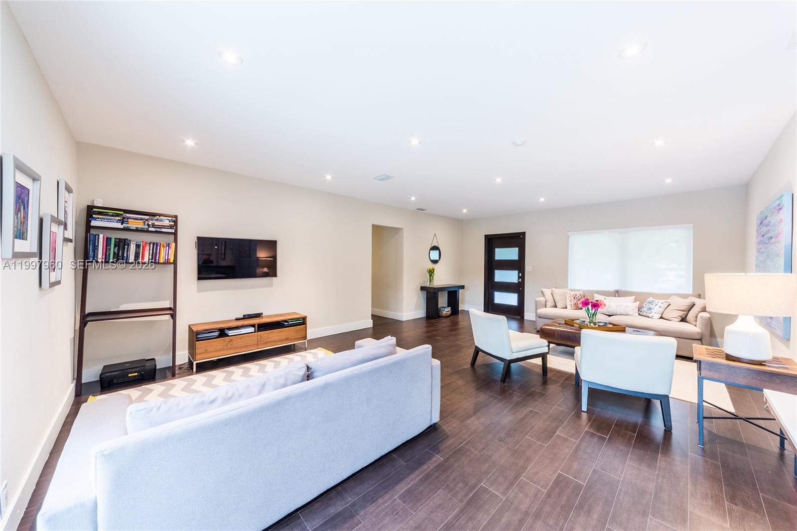 1315 San Ignacio Ave