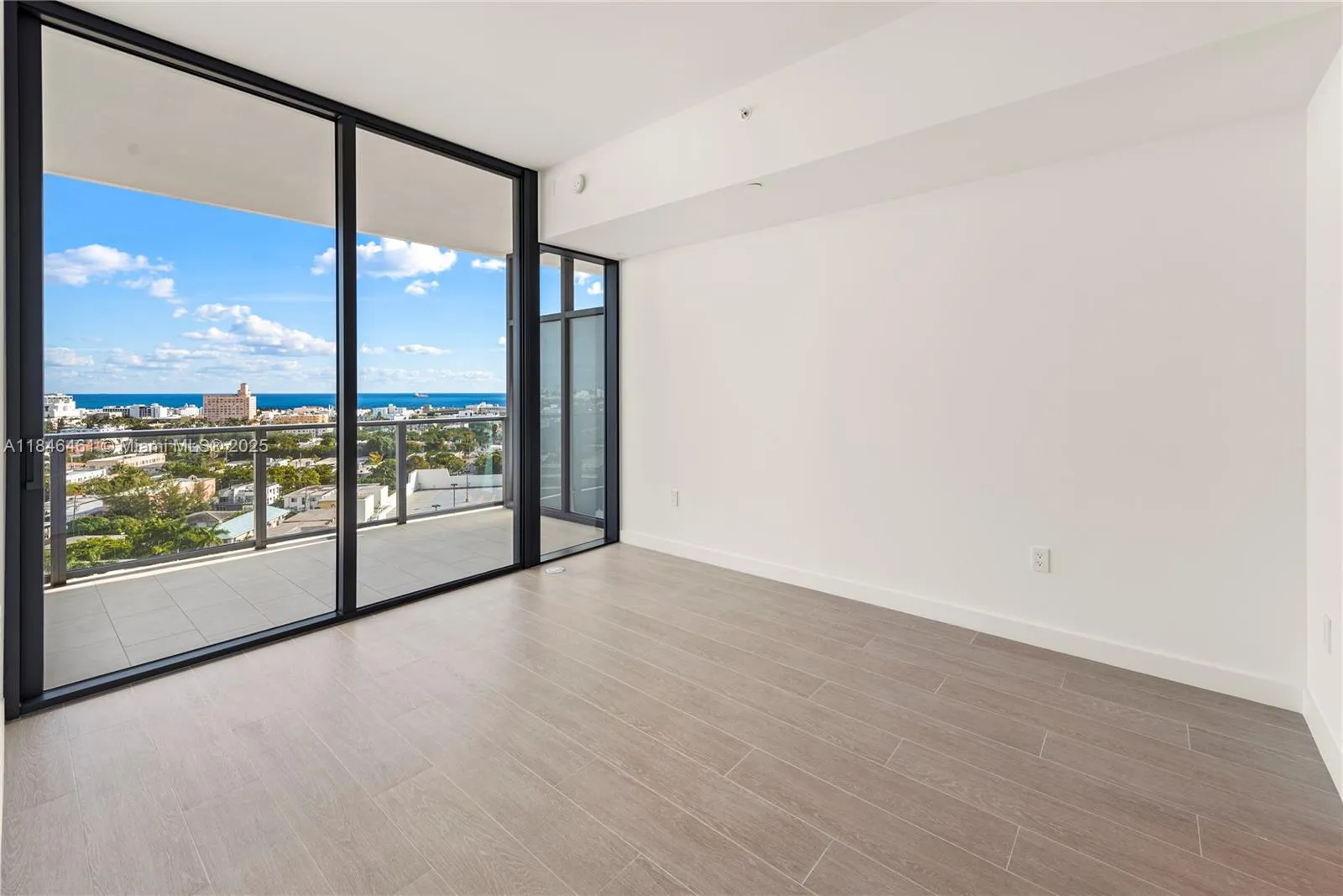 Miami Beach, Florida 33139, United States, 1 Bedroom Bedrooms, ,2 BathroomsBathrooms,Residential,Active,178084
