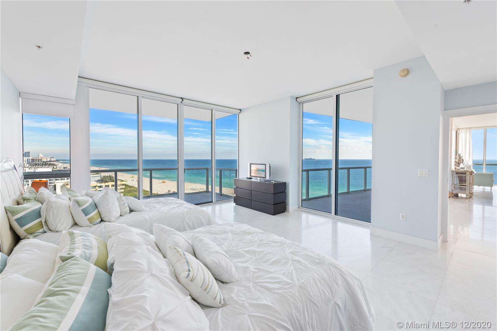 CONTINUUM ON SOUTH BEACH - Residential