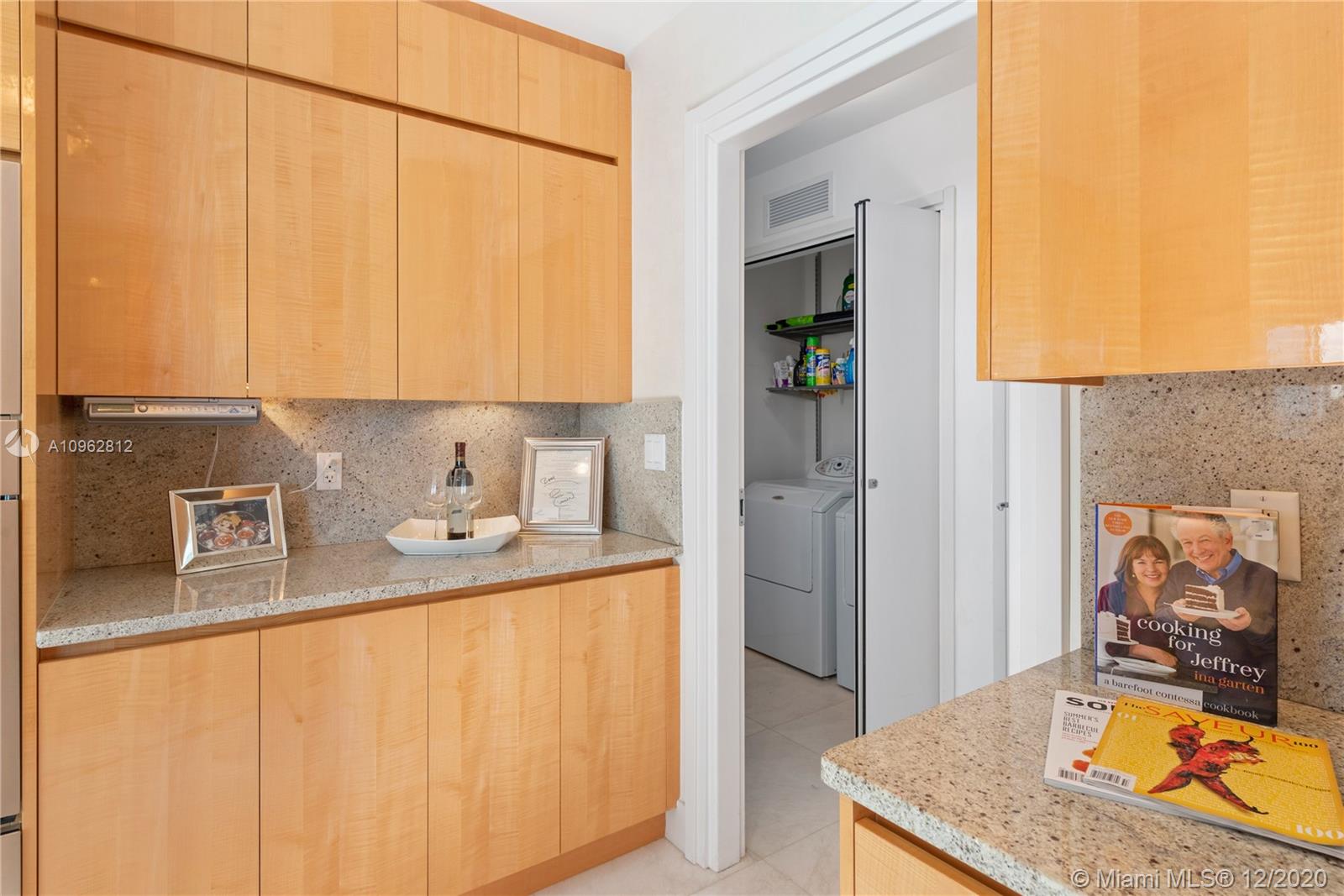 CONTINUUM ON SOUTH BEACH - Residential