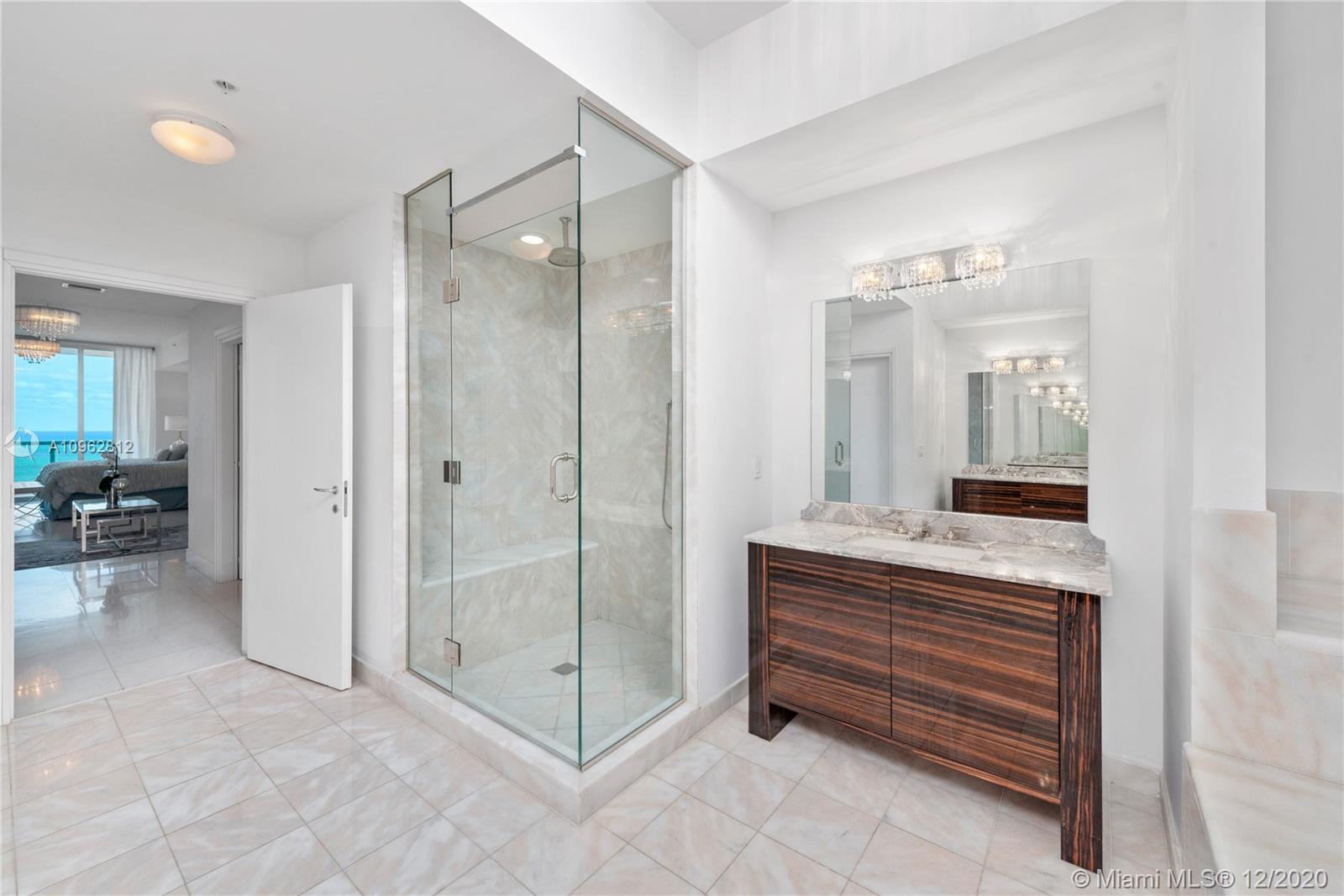 CONTINUUM ON SOUTH BEACH - Residential