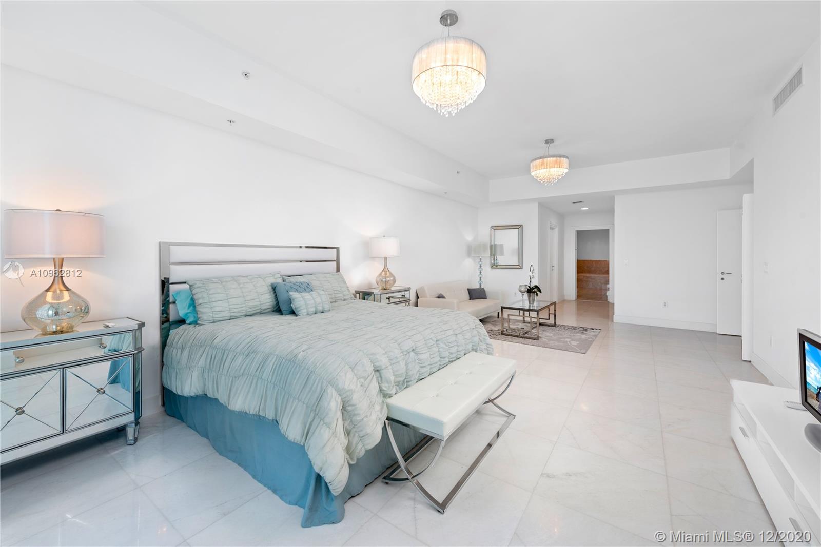 CONTINUUM ON SOUTH BEACH - Residential