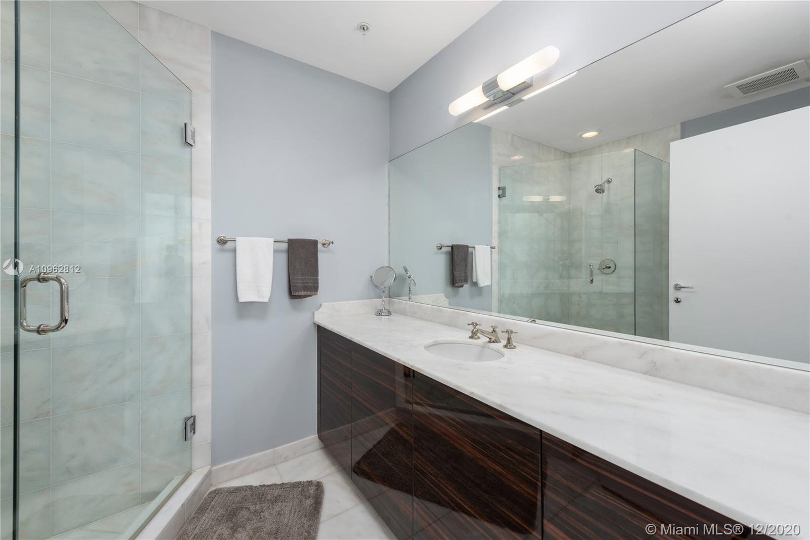 CONTINUUM ON SOUTH BEACH - Residential