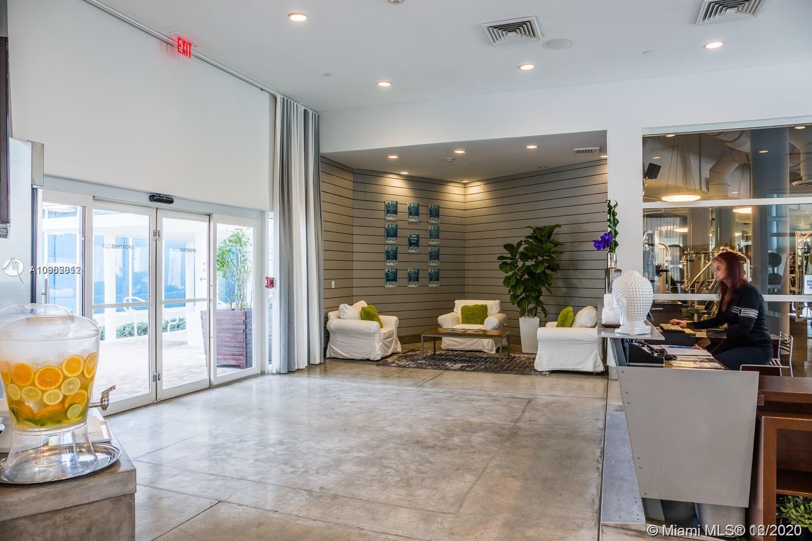 CONTINUUM ON SOUTH BEACH - Residential