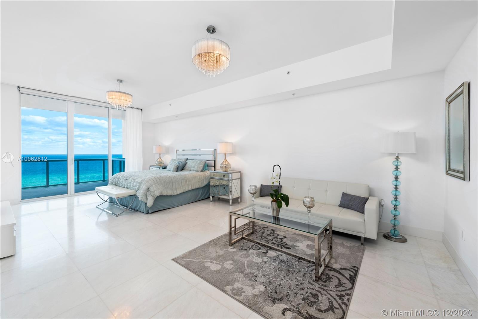 CONTINUUM ON SOUTH BEACH - Residential