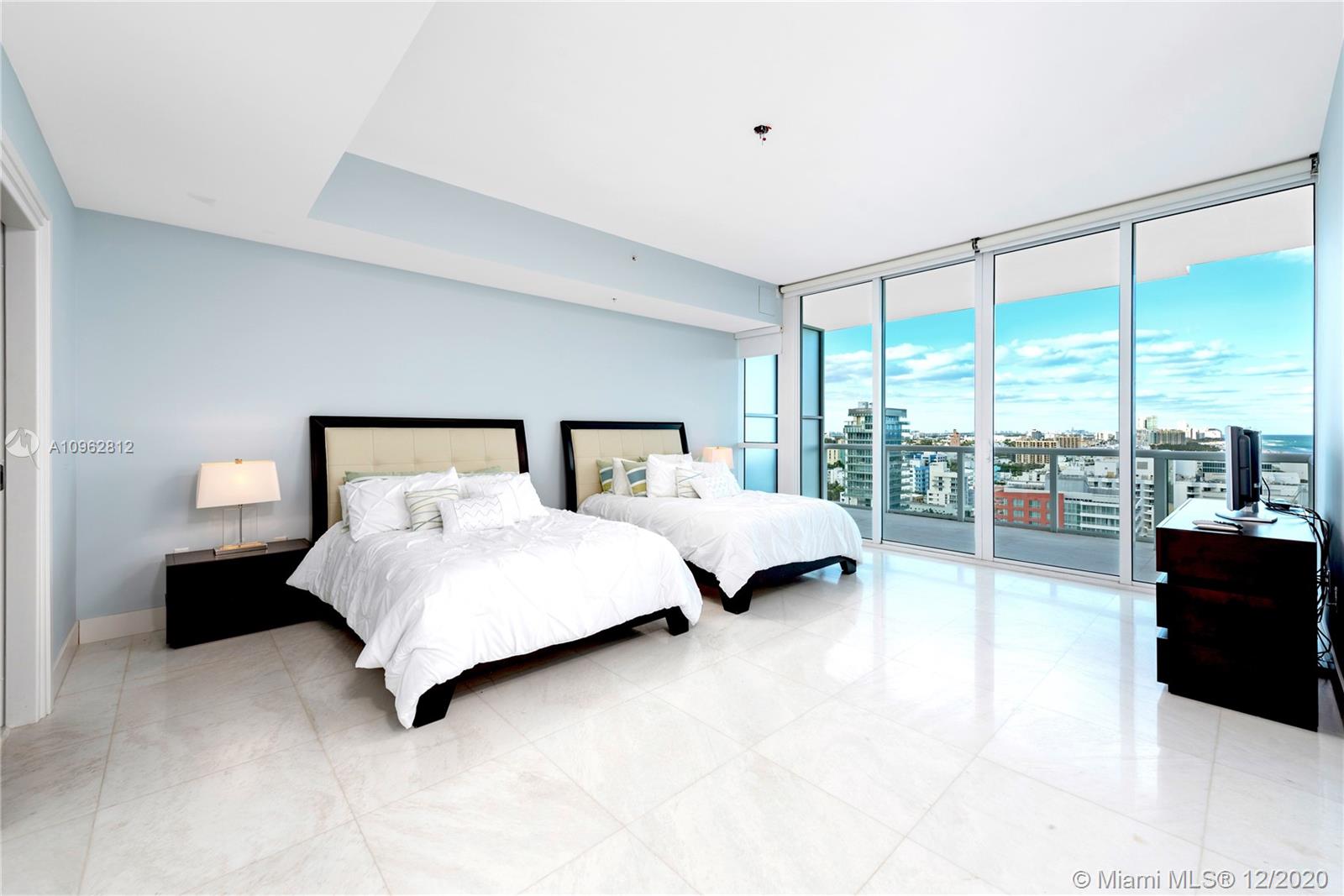 CONTINUUM ON SOUTH BEACH - Residential