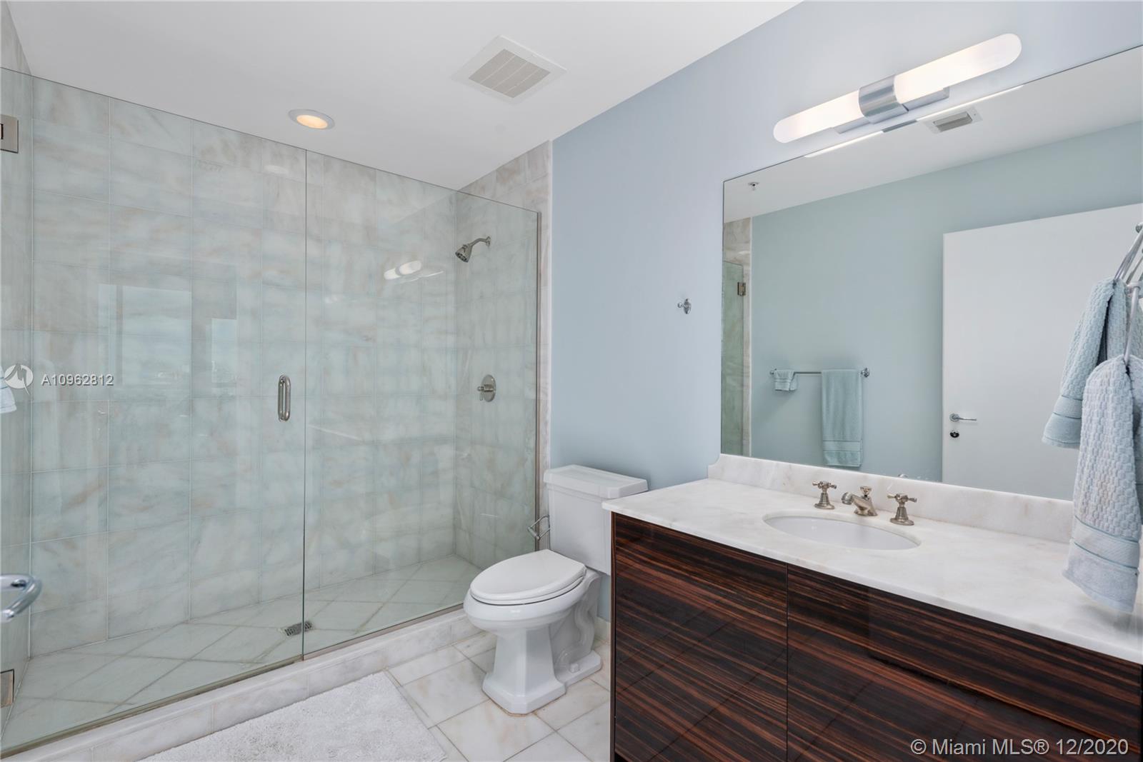 CONTINUUM ON SOUTH BEACH - Residential