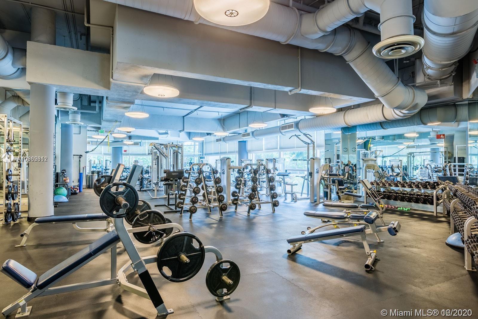 CONTINUUM ON SOUTH BEACH - Residential