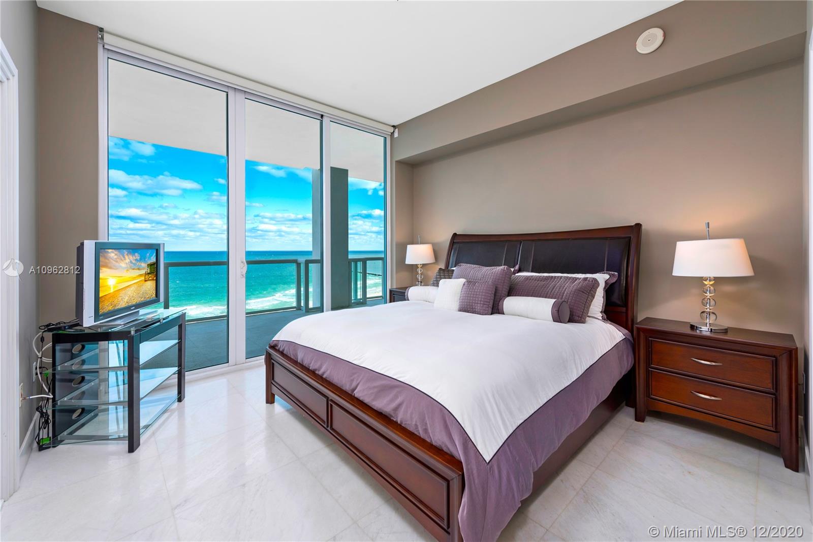 CONTINUUM ON SOUTH BEACH - Residential