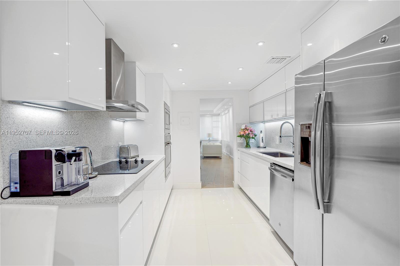 IMPERIAL HOUSE CONDO - Residential