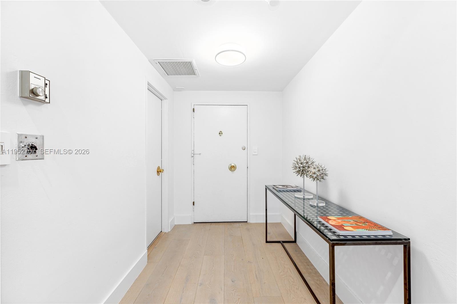 IMPERIAL HOUSE CONDO - Residential