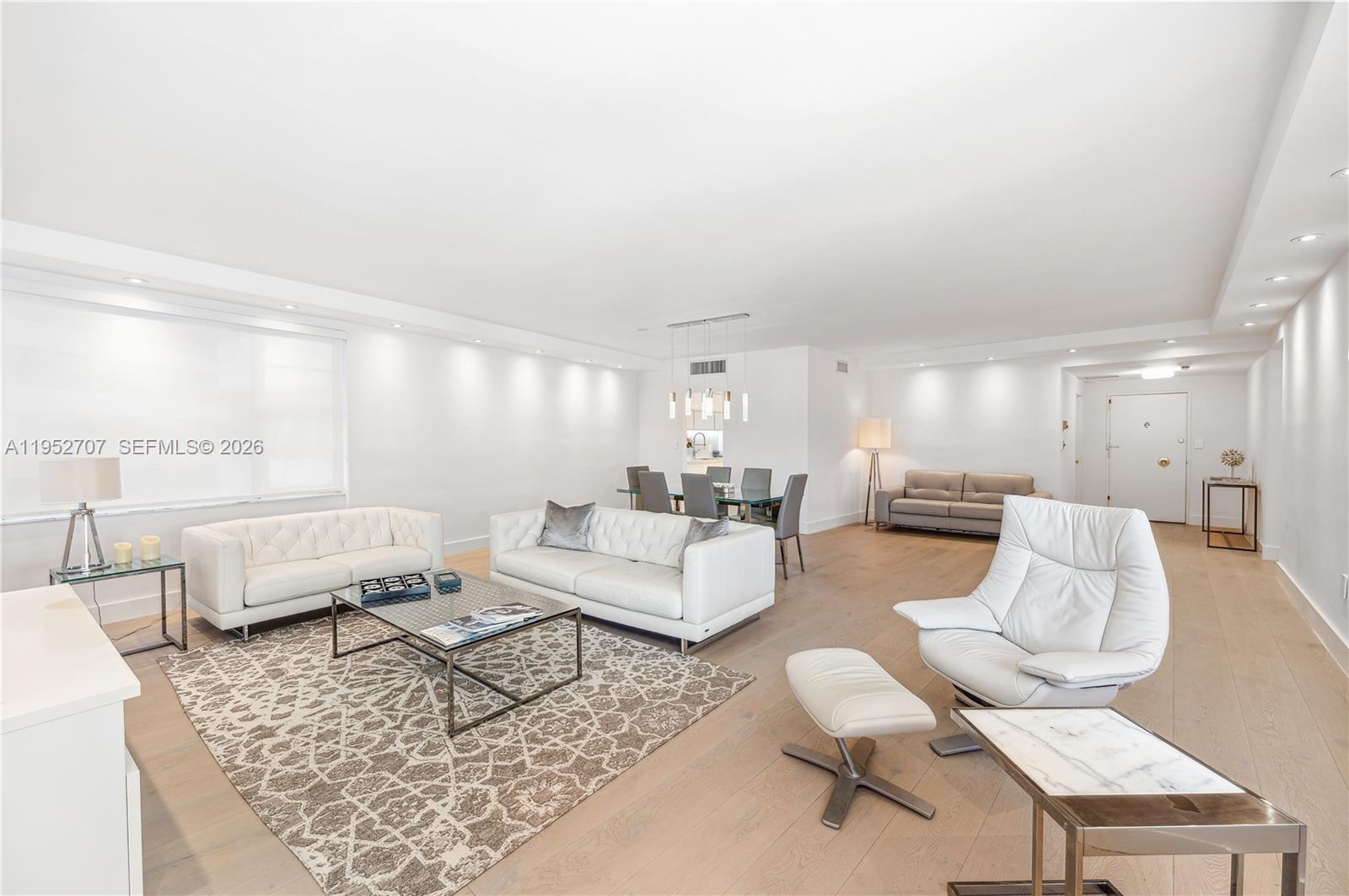 IMPERIAL HOUSE CONDO - Residential