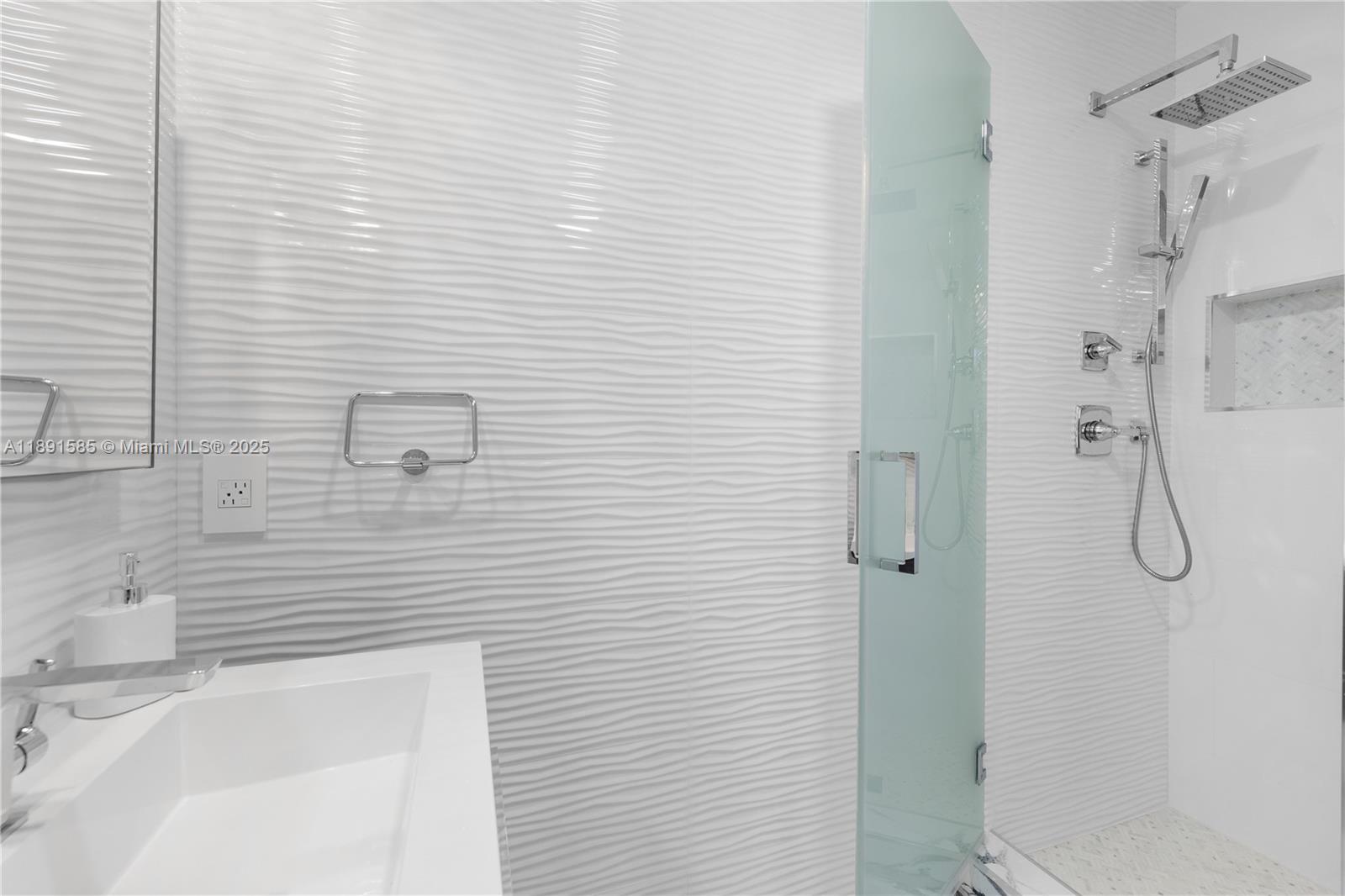 BLACK CREEK HOMES - Residential Lease