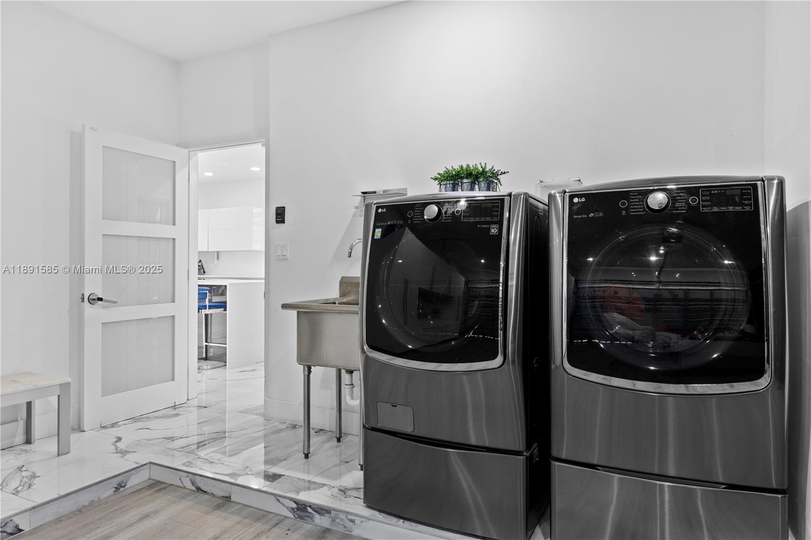 BLACK CREEK HOMES - Residential Lease