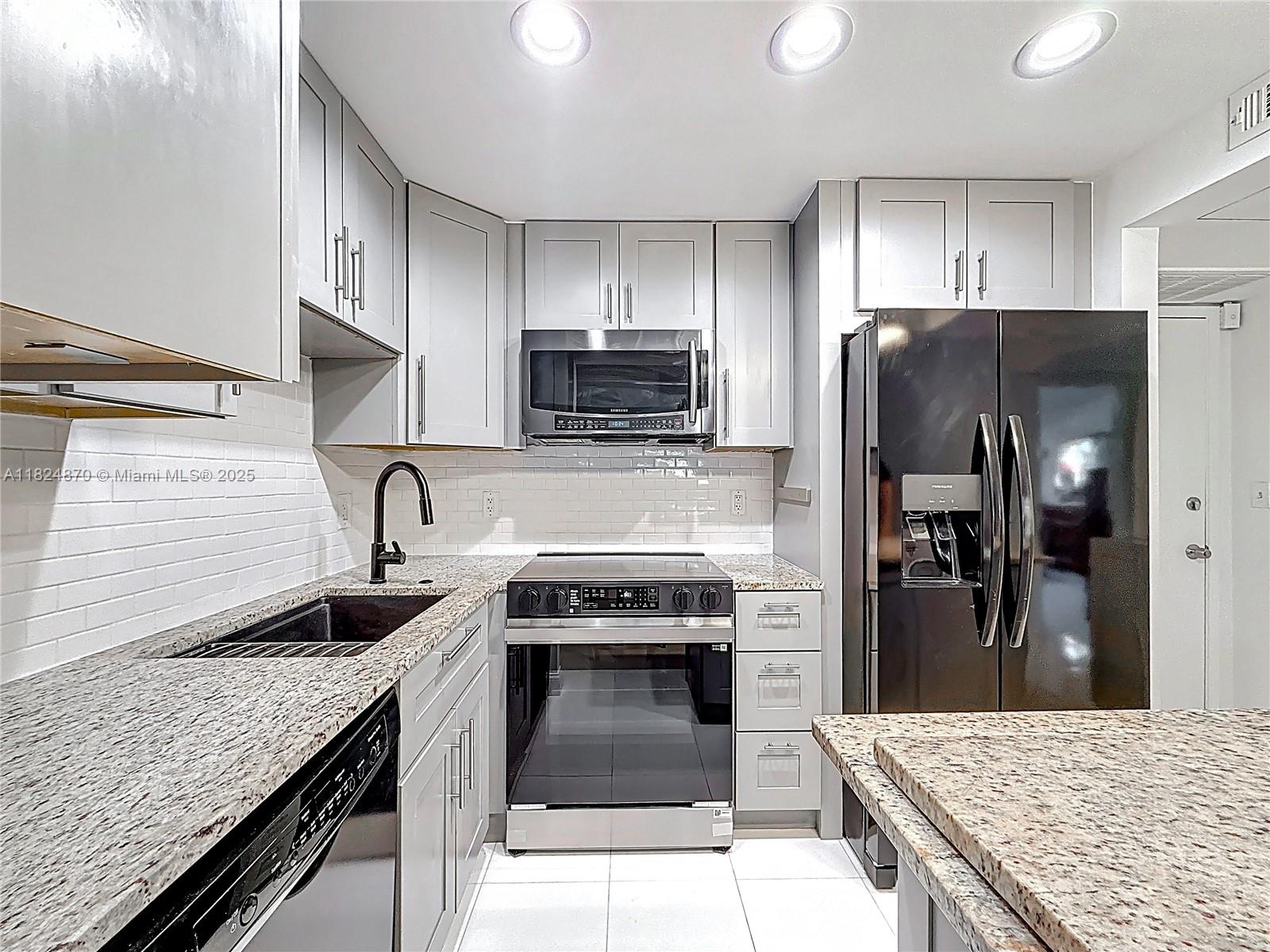 101 E Mcnab Rd 311