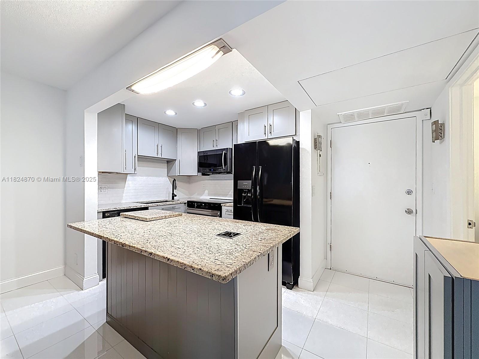 101 E Mcnab Rd 311